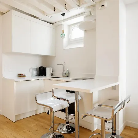 Charming 1bdr Saint Honore Parisian Escape In The Heart Of The City No Elevator Paris