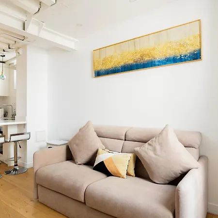 Charming 1bdr Saint Honore Parisian Escape In The Heart Of The City No Elevator